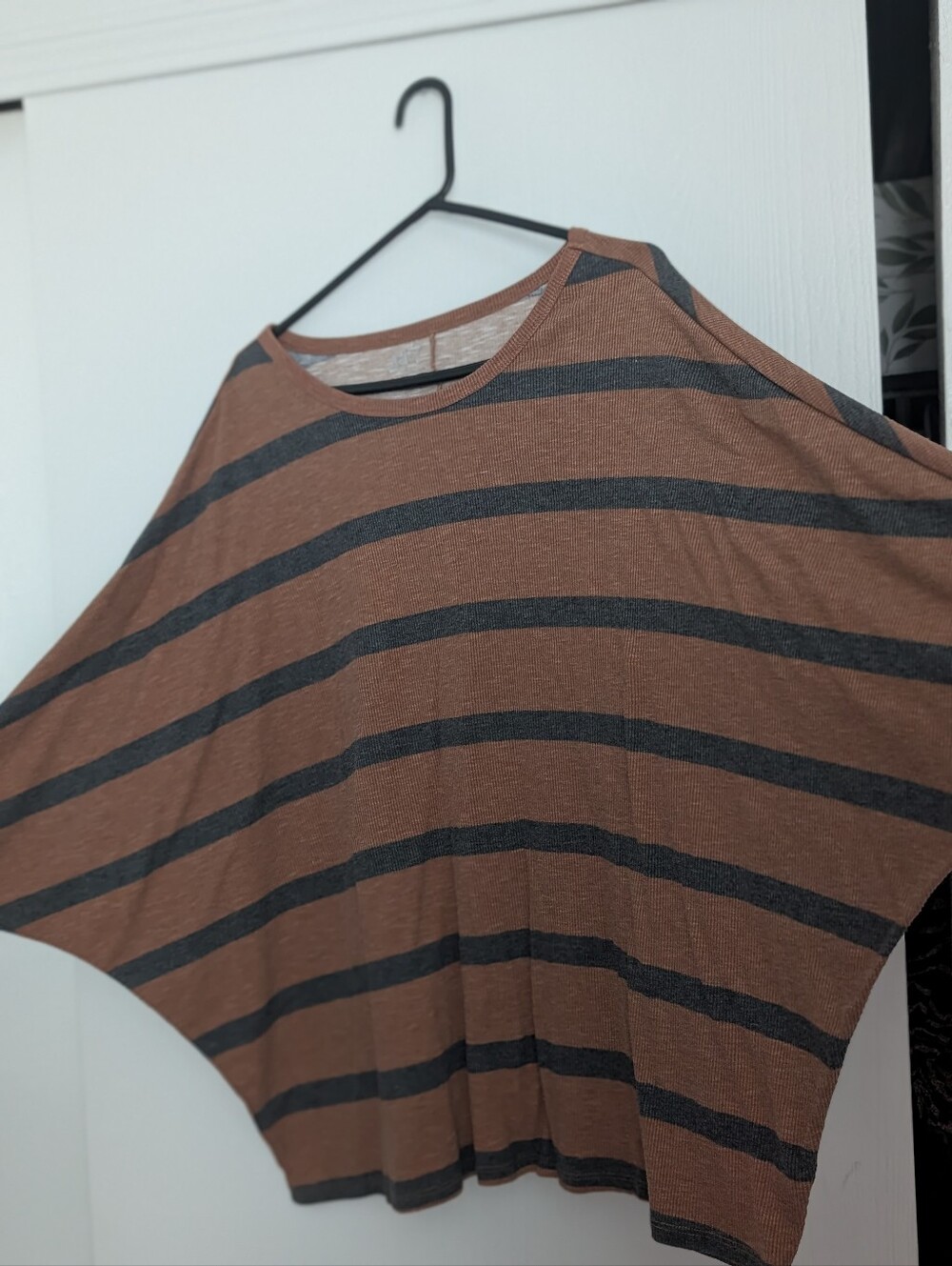 24/7 by Maurices Women's Ribbed Tan Blouse Plus Size